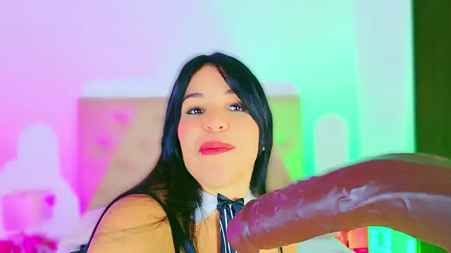 دردشة CharlootteEvans الجنسية المباشرة