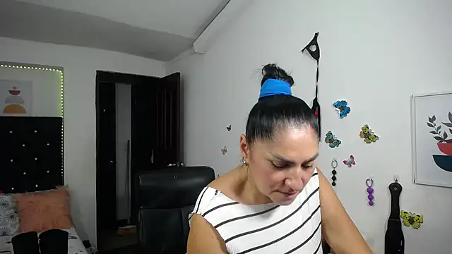 دردشة mature_bigboobs10 الجنسية المباشرة