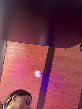 crisbell_lopez's Live XXX Chat