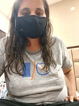 Chat +18 de tinaarora ao vivo