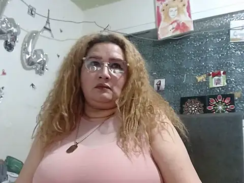 Perla1981--'s Live XXX Chat