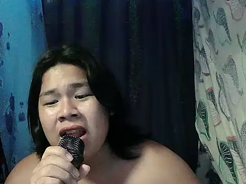 Huntrix2025 élő XXX-chatje