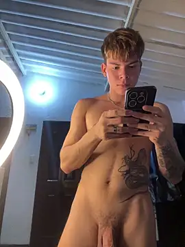 Handsome_boys69 Adlı Modelin Canlı XXX Sohbeti