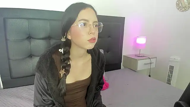 Natalye_23's Live XXX Chat