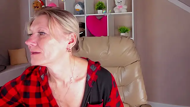 Julie_Lucasn Live XXX chat