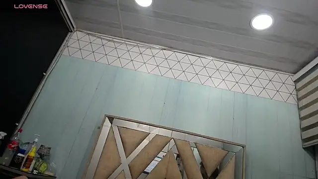 Živý XXX chat allison_max_tattoo