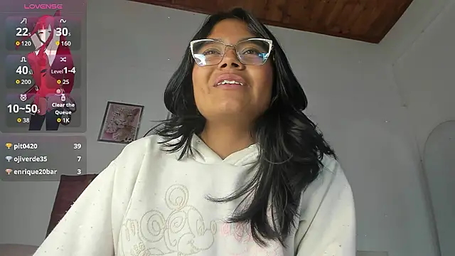 luna_velveth's Live XXX Chat