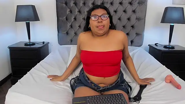 Kiri_Black_ Chat XXX live