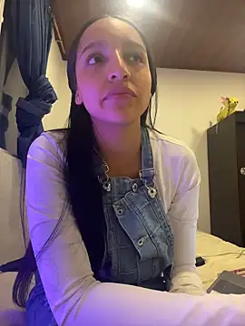 Eve_Ritz Adlı Modelin Canlı XXX Sohbeti