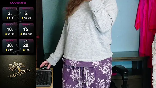 XXX chat uživo modela TreeJeanne