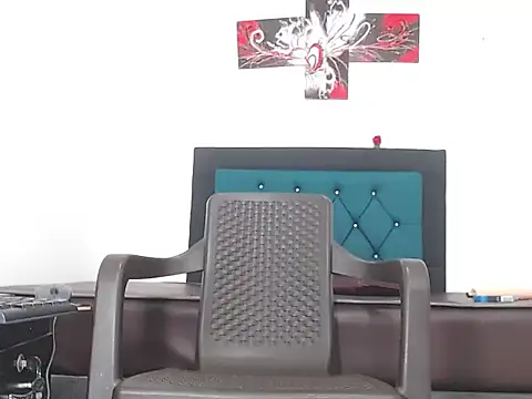 Онлайн чат XXX hotboyluxe