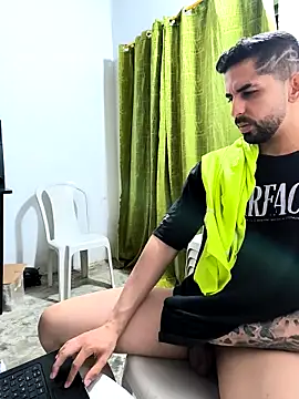 giannis090 Live XXX-Chat