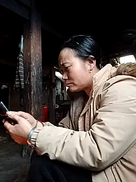 Lindxx-hot 现场XXX聊天