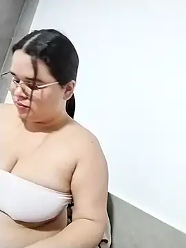 SamanthaStonee Chat XXX in diretta