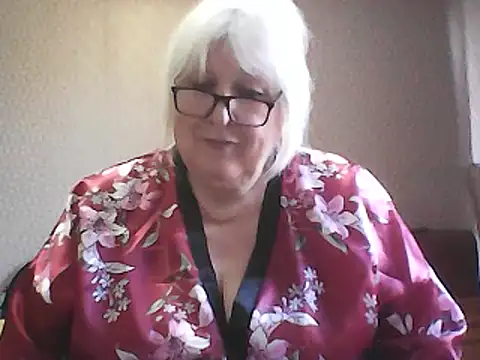 Alexia64231: онлайн-секс-чат