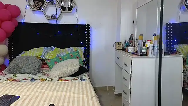 XXX chat uživo modela charlotte_077