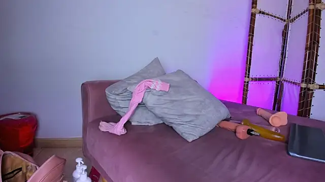 stefy_bratz Show in webcam