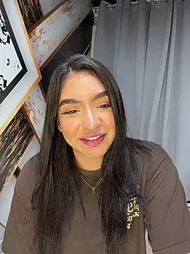 Pokazy przed kamerką – jenn_fit