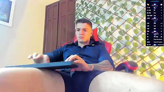 ALPHA_DOMINUS_ 在線直播表演