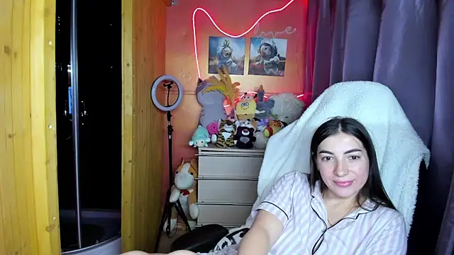 Fiery_Brunette_ Live XXX-chat