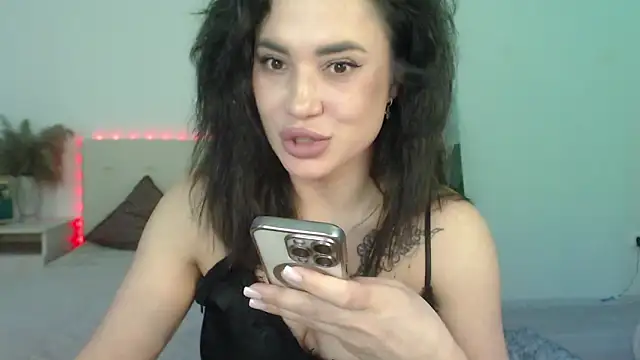 Chatroom XXX en direct de RoxannePure