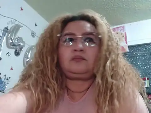 Pokazy przed kamerką – Perla1981--