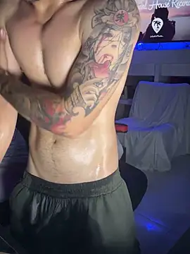 AngelLatinBoy: διαδικτυακό σόου στην κάμερα