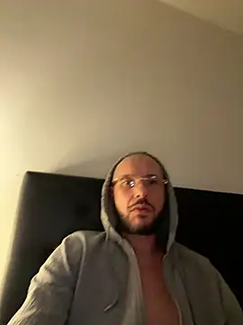 Онлайн чат XXX Guitccch