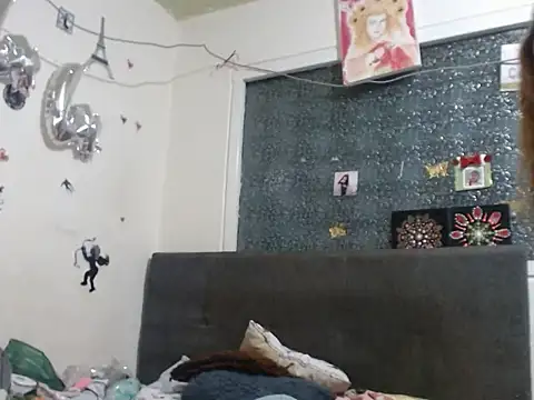 Perla1981-- Chat XXX live