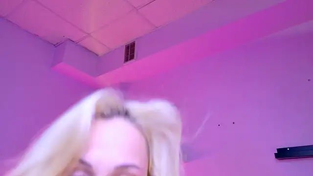 XXX chat uživo modela ElenaMonroe