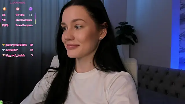 Chat +18 de Aria_Mila ao vivo