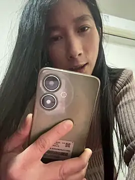 crhong666's Webcam Show