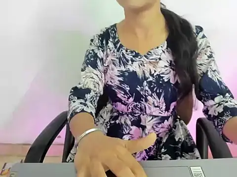 Živý XXX chat Hotsurbhi