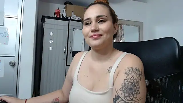 Baby_hornyJM Chat XXX in diretta