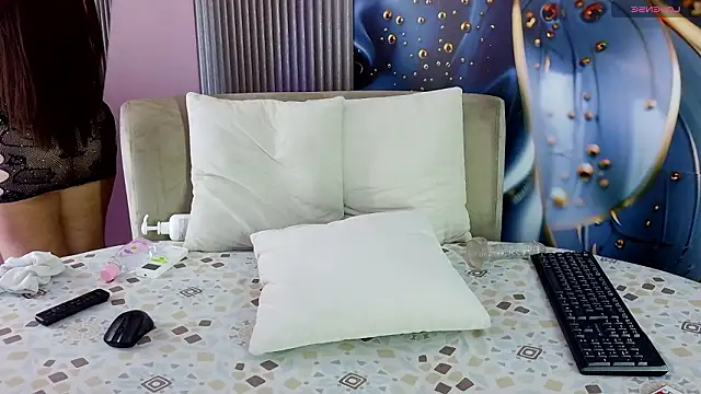 Chatroom XXX en direct de rouxinferno_cr