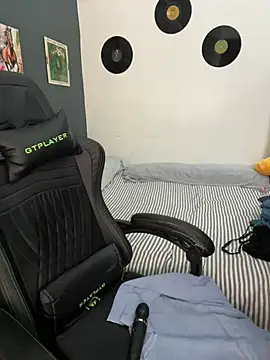 Онлайн чат XXX miacanela_xo