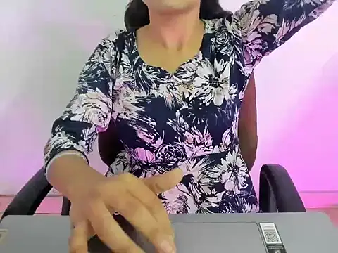 Živý XXX chat Hotsurbhi