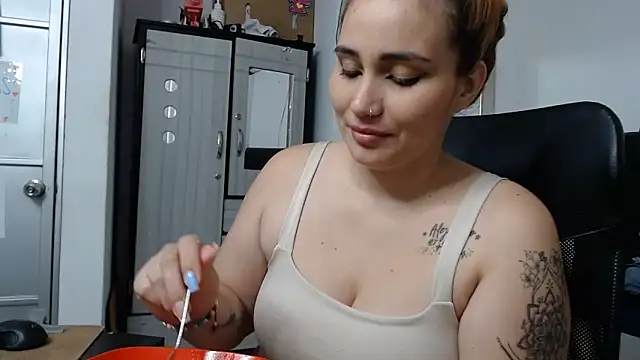 Baby_hornyJM Adlı Modelin Canlı XXX Sohbeti