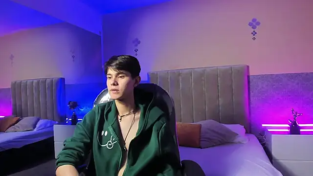 Show modela Derek_Sinn na web-kameri