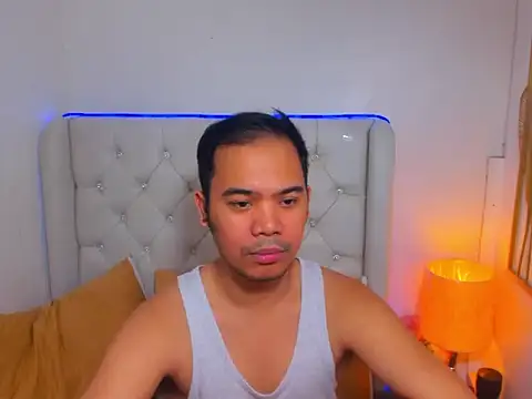 AsianZero Show in webcam