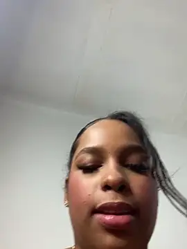 Chatroom XXX en direct de NataliaMillers