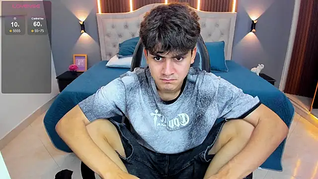 Tommy18__ 即時 XXX 聊天