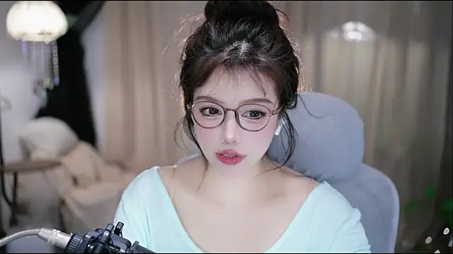 Cecily 即時 XXX 聊天