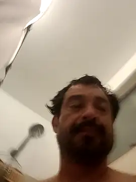 RebelDick1310: διαδικτυακό σόου στην κάμερα