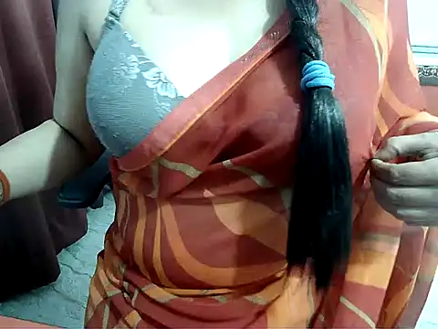 Nagma_housewife's Webcam Show