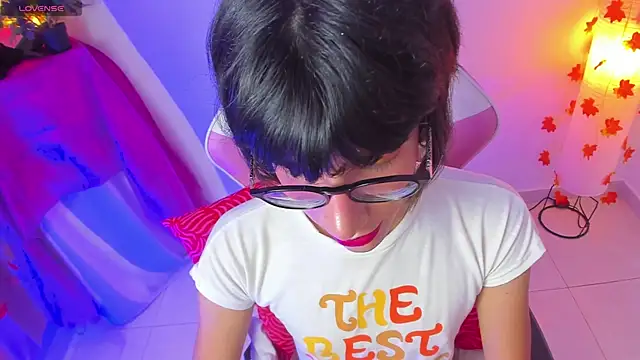 Madeline_21's Live XXX Chat