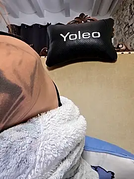 kylie_blck: απευθείας συνομιλία ΧΧΧ