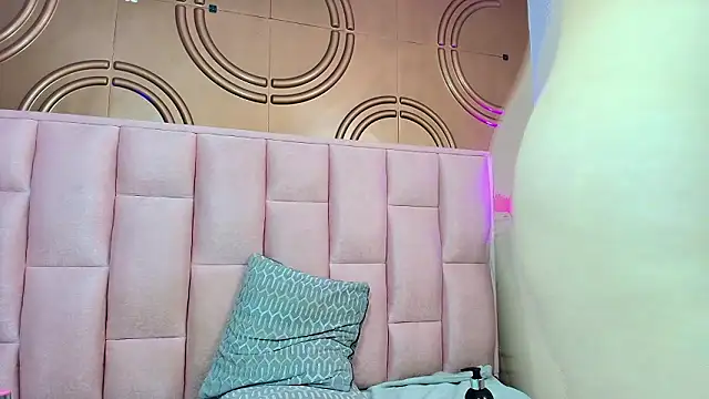 valeriaa19: онлайн-секс-чат