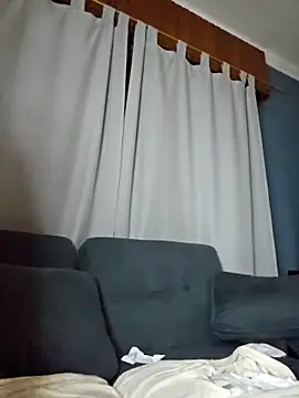 Chatroom XXX en direct de VelvetSolez