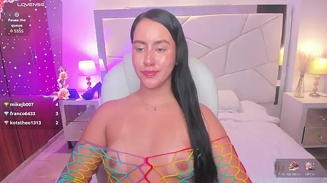 Natasha_Kiim_ Adlı Modelin Canlı XXX Sohbeti